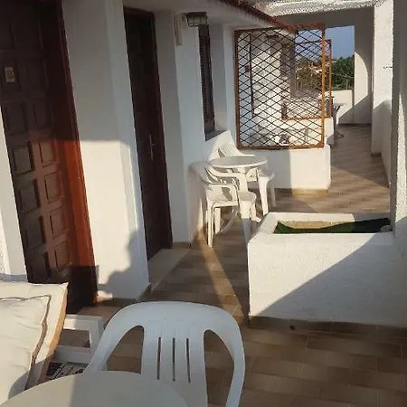 Aeolos アパートホテル ギシオ